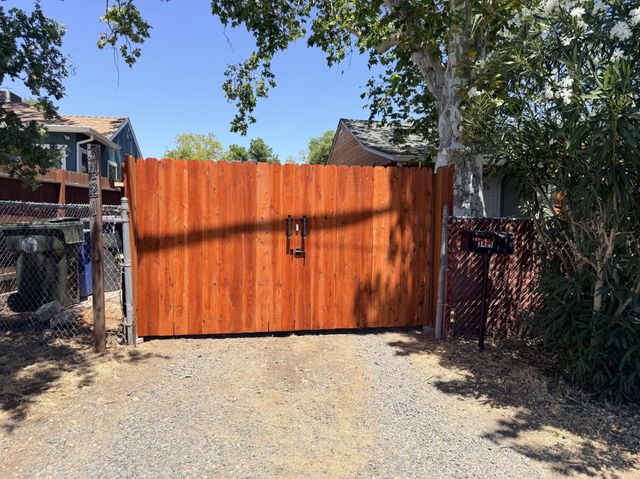 3421 Douglas St, Sacramento, CA 95838