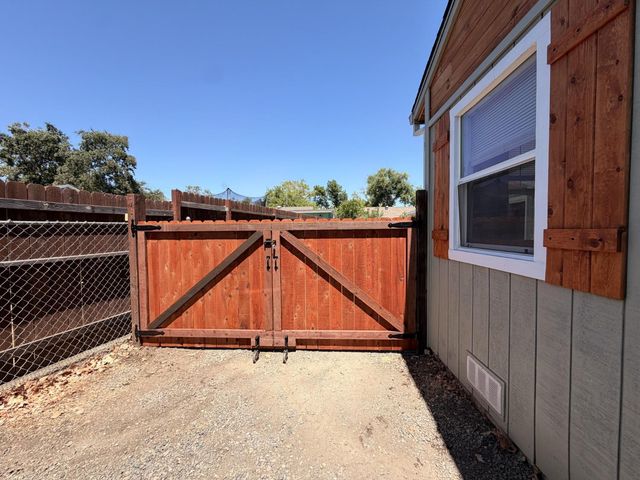 3421 Douglas St, Sacramento, CA 95838
