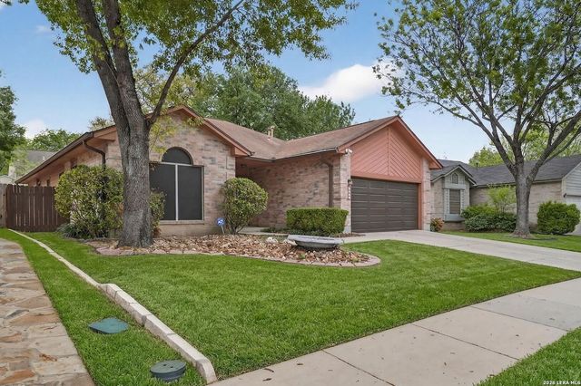 6246 John Chapman, San Antonio, TX 78240