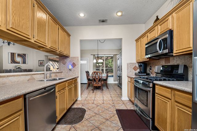 6246 John Chapman, San Antonio, TX 78240