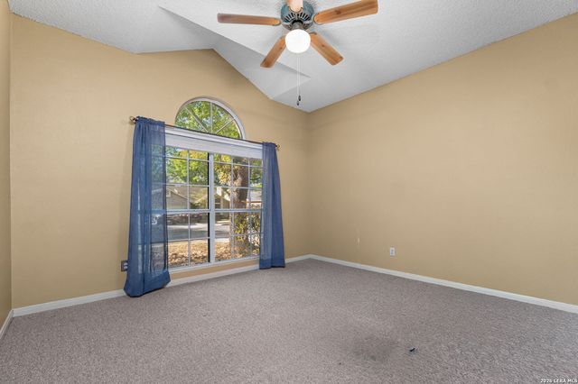 6246 John Chapman, San Antonio, TX 78240