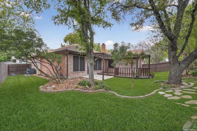 6246 John Chapman, San Antonio, TX 78240