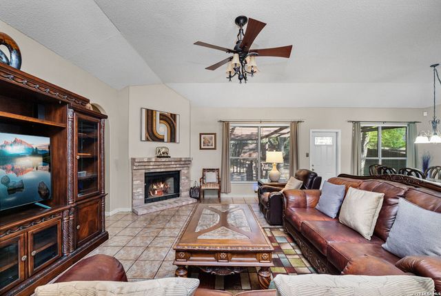 6246 John Chapman, San Antonio, TX 78240