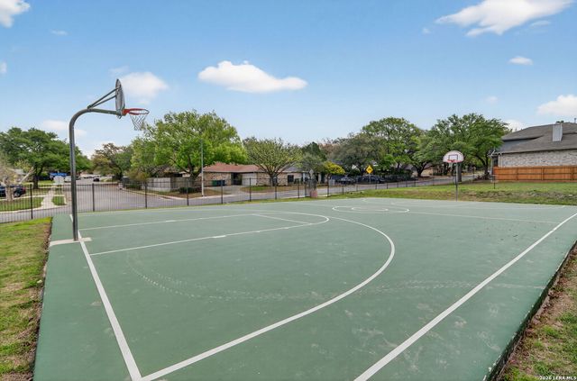 6246 John Chapman, San Antonio, TX 78240