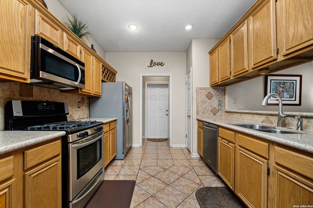 6246 John Chapman, San Antonio, TX 78240