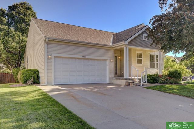 19810 Sycamore Drive, Gretna, NE 68028