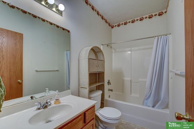 19810 Sycamore Drive, Gretna, NE 68028