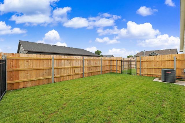 2433 S Wheatland Ct, Wichita, KS 67235