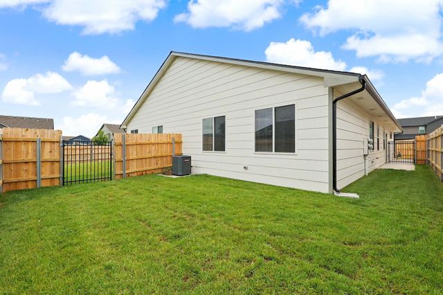 2433 S Wheatland Ct, Wichita, KS 67235