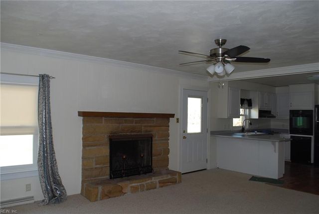 4108 Emberhill LN, Chesapeake, VA 23321