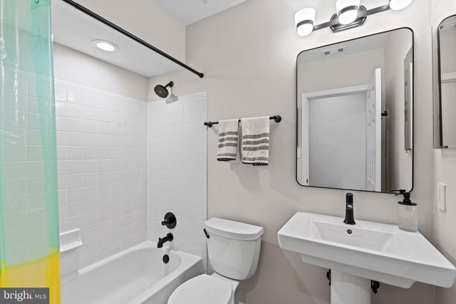 1405 BUENA VISTA AVE, Mclean, VA 22101
