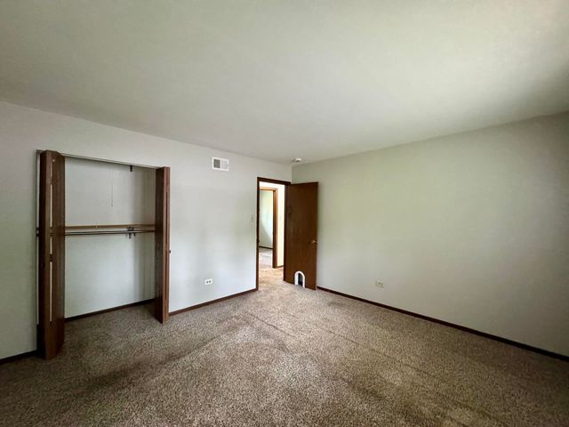 16104 Oak Avenue, Oak Forest, IL 60452