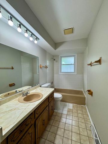 16104 Oak Avenue, Oak Forest, IL 60452