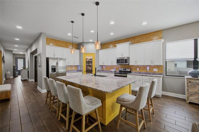 2516 W CURTIS STREET, Tampa, FL 33614