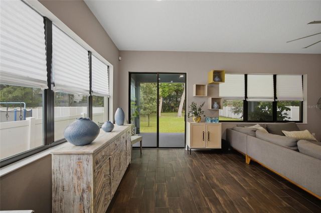 2516 W CURTIS STREET, Tampa, FL 33614