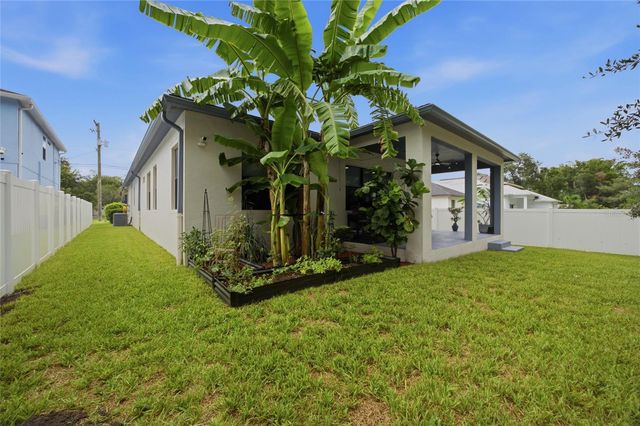 2516 W CURTIS STREET, Tampa, FL 33614