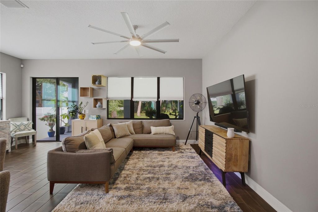 Image 16 of property listing at 2516 W CURTIS STREET, Tampa, FL 33614