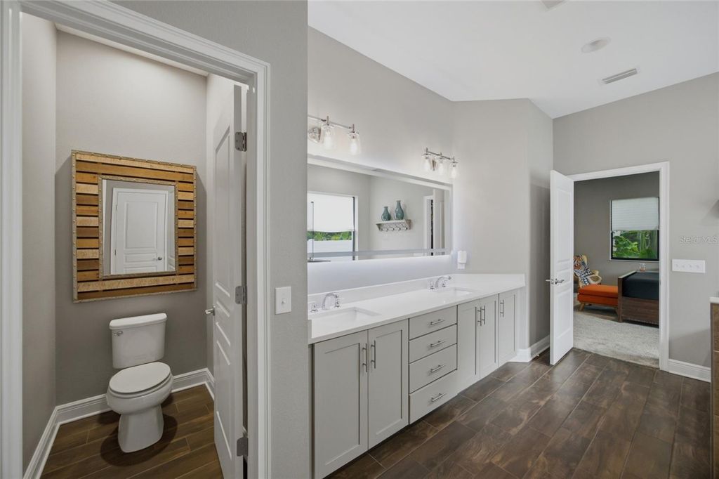 Image 21 of property listing at 2516 W CURTIS STREET, Tampa, FL 33614