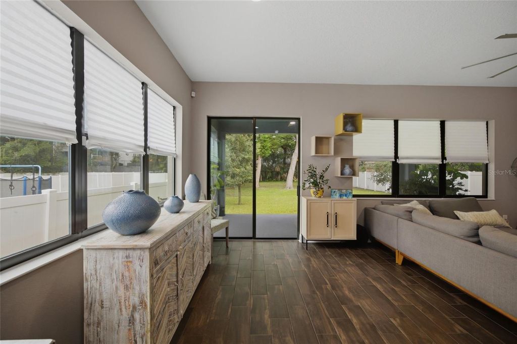 Image 33 of property listing at 2516 W CURTIS STREET, Tampa, FL 33614