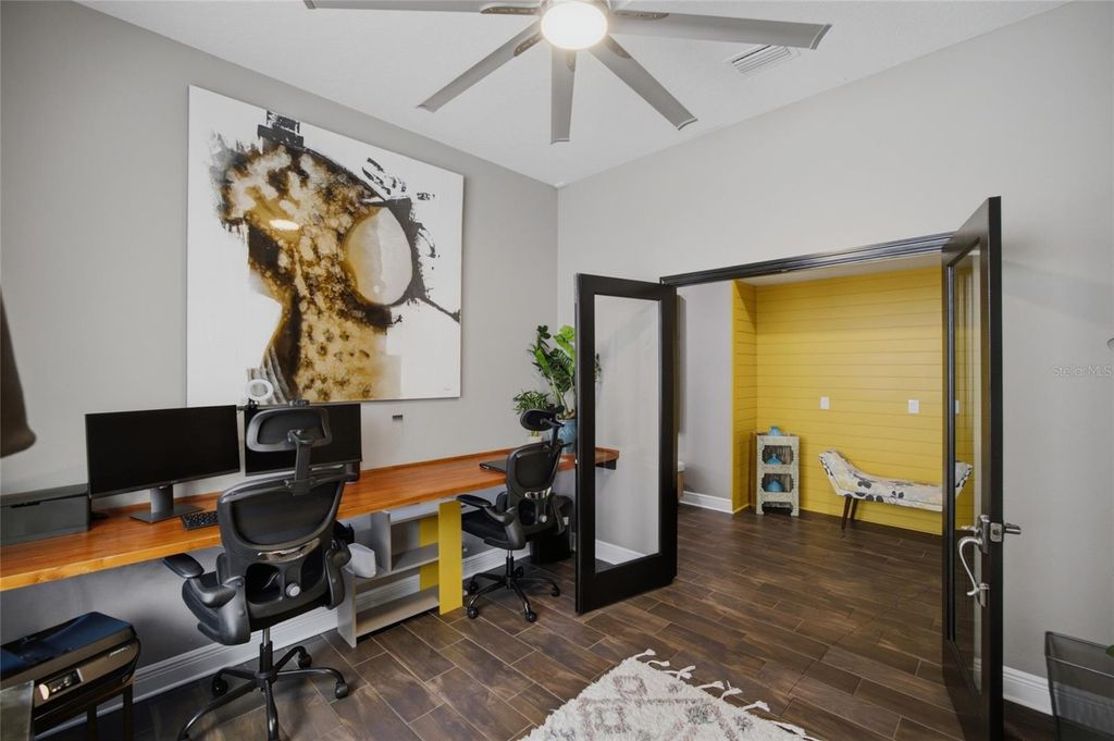 Image 7 of property listing at 2516 W CURTIS STREET, Tampa, FL 33614