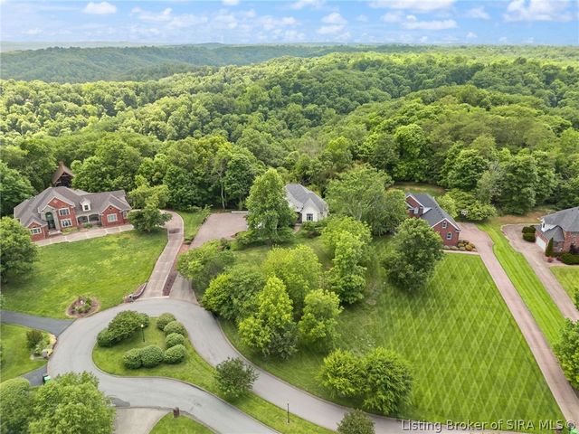 1008 Fox Hunters Pt, New Albany, IN 47150