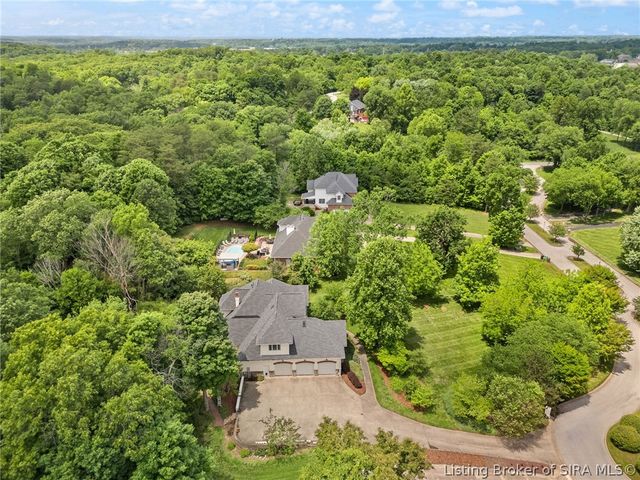 1008 Fox Hunters Pt, New Albany, IN 47150