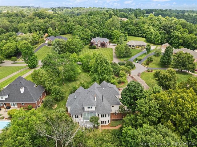 1008 Fox Hunters Pt, New Albany, IN 47150