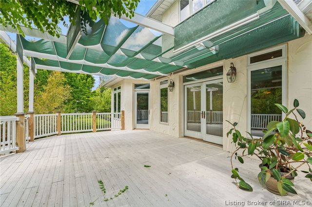 1008 Fox Hunters Pt, New Albany, IN 47150