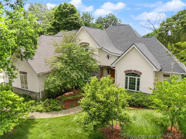 1008 Fox Hunters Pt, New Albany, IN 47150
