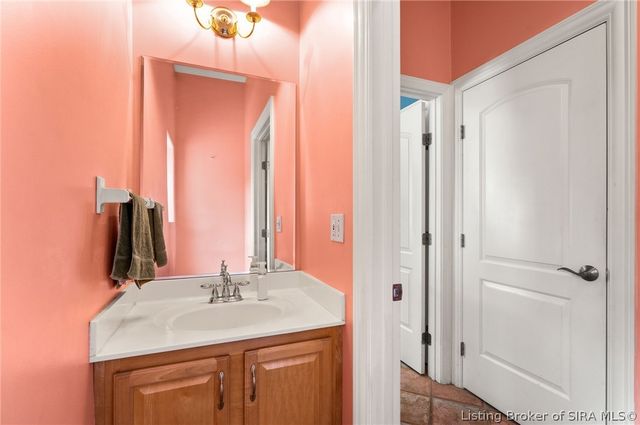 1008 Fox Hunters Pt, New Albany, IN 47150