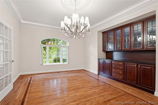 1008 Fox Hunters Pt, New Albany, IN 47150