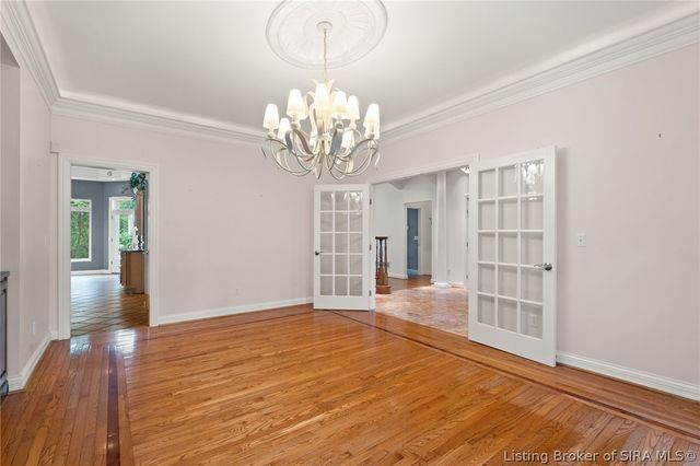 1008 Fox Hunters Pt, New Albany, IN 47150