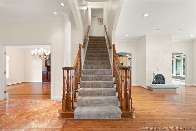 1008 Fox Hunters Pt, New Albany, IN 47150