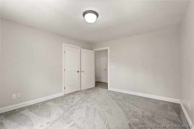 1008 Fox Hunters Pt, New Albany, IN 47150