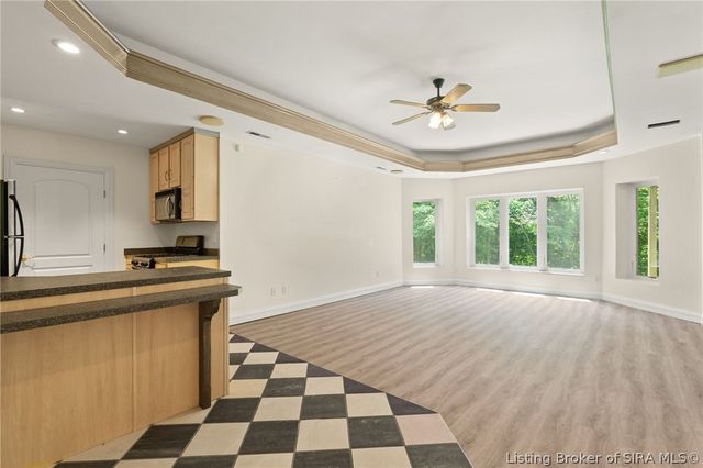 1008 Fox Hunters Pt, New Albany, IN 47150