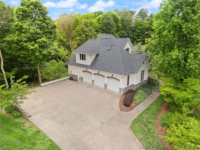1008 Fox Hunters Pt, New Albany, IN 47150
