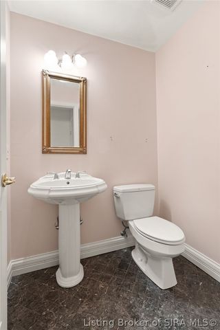 1008 Fox Hunters Pt, New Albany, IN 47150