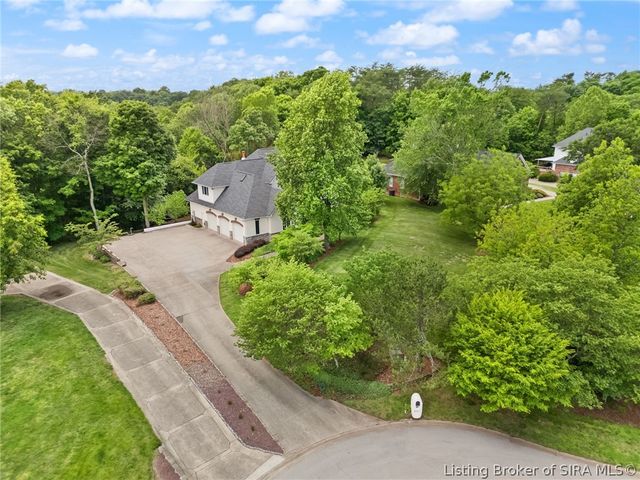 1008 Fox Hunters Pt, New Albany, IN 47150