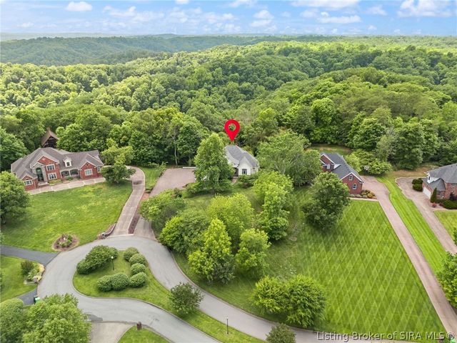 1008 Fox Hunters Pt, New Albany, IN 47150