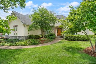 1008 Fox Hunters Pt, New Albany, IN 47150