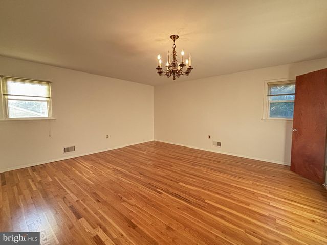 94 KINO BLVD, Hamilton, NJ 08619