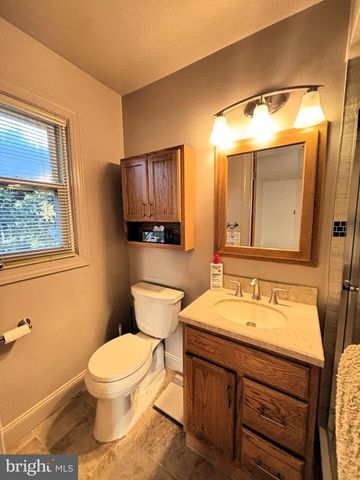 94 KINO BLVD, Hamilton, NJ 08619
