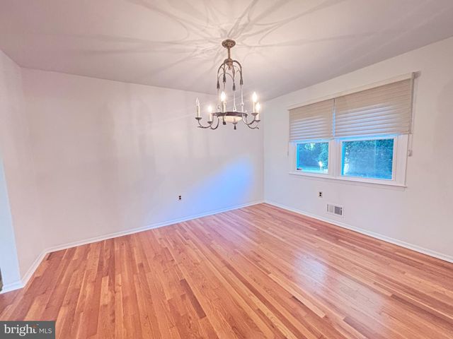 94 KINO BLVD, Hamilton, NJ 08619