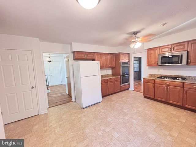 94 KINO BLVD, Hamilton, NJ 08619