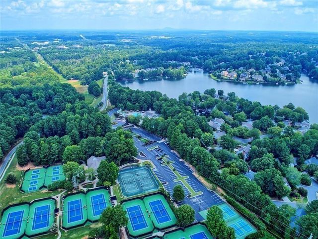 6425 Spinnaker Lane, Alpharetta, GA 30005