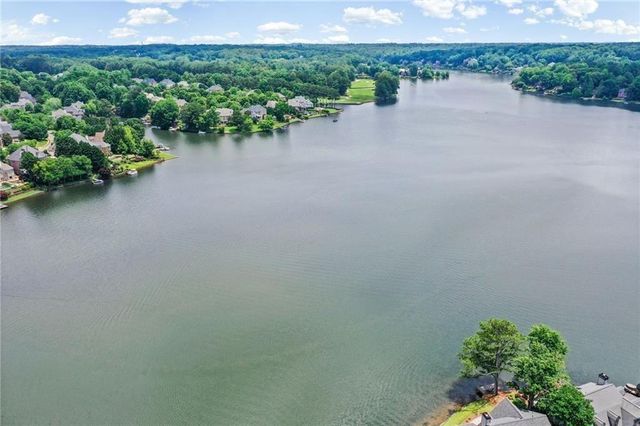 6425 Spinnaker Lane, Alpharetta, GA 30005