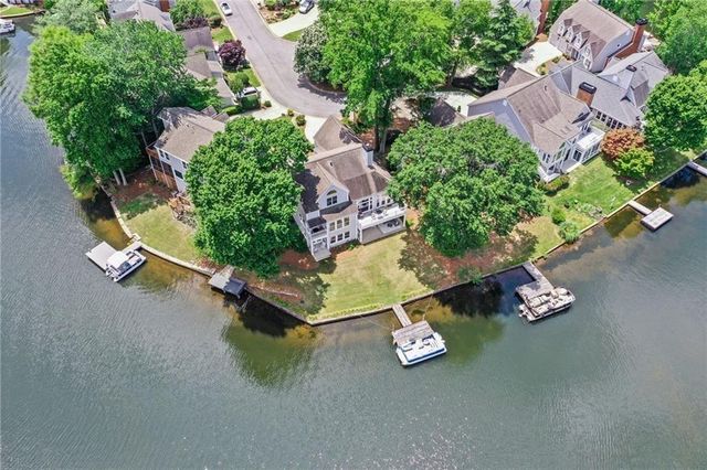 6425 Spinnaker Lane, Alpharetta, GA 30005