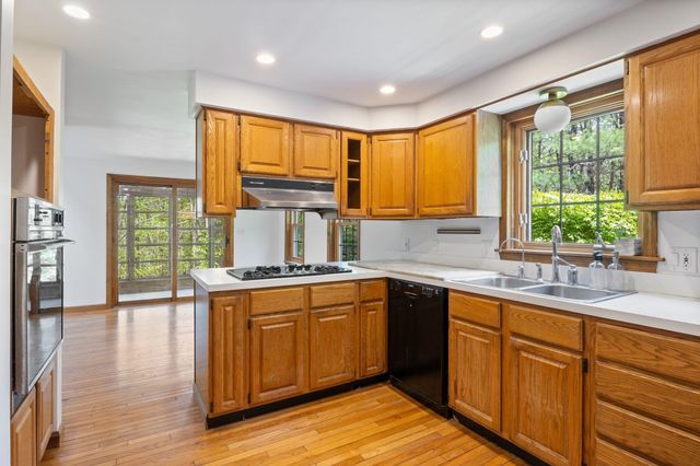 112 Gile Road, Nottingham, NH 03290