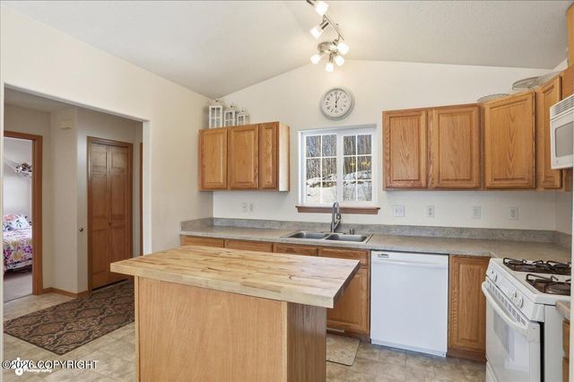 6990 W Windsor Drive, Wasilla, AK 99623