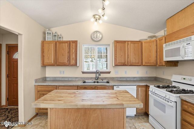 6990 W Windsor Drive, Wasilla, AK 99623